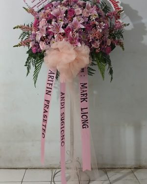Stending Flowers Congratulations