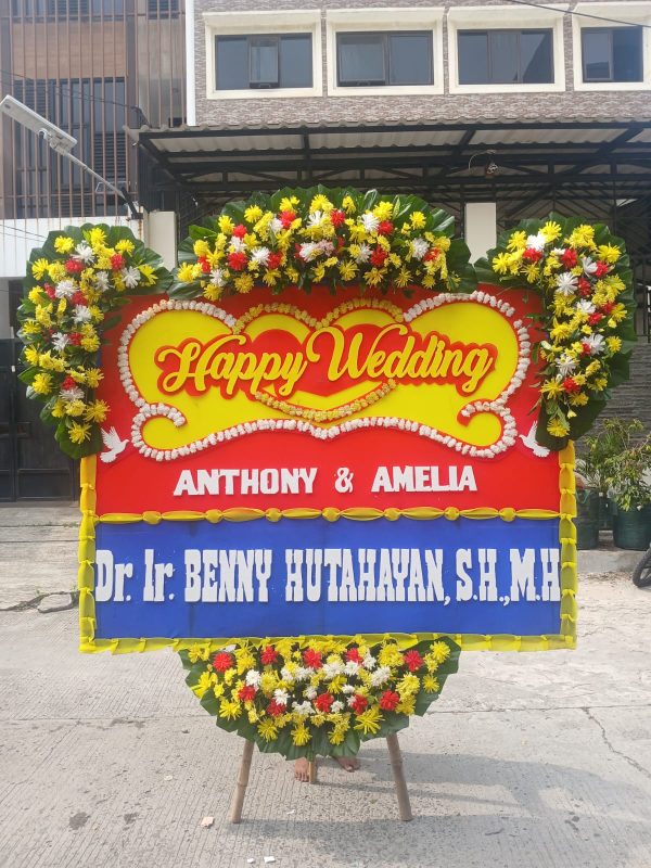Karangan Bunga Happy Wedding  UK 2M x 150CM Bunga Atas 3 Titik