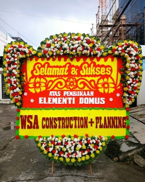 Karangan Bunga Selamat & Sukses UK 2M x 125CM Bunga Atas 3 Titik