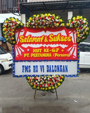 Karangan Bunga Selamat & Sukses UK 2M x 150CM Bunga Atas 3 Titik